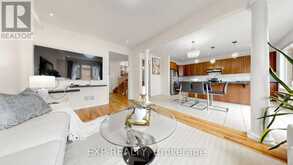 34 BUTTONLEAF CRESCENT | Whitchurch-Stouffville Ontario | Slide Image Thirteen