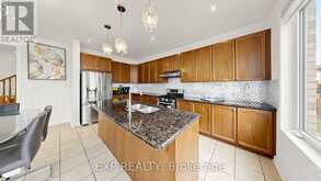 34 BUTTONLEAF CRESCENT | Whitchurch-Stouffville Ontario | Slide Image Fifteen