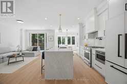 11 PARK BOULEVARD | Toronto Ontario | Slide Image Nine