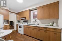 87 RIVERVIEW GARDENS | Toronto Ontario | Slide Image Nine
