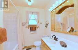 499 VALLEY DRIVE N | Oakville Ontario | Slide Image Thirteen