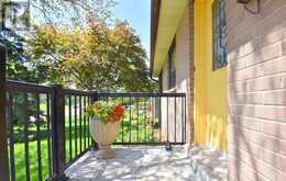 499 VALLEY DRIVE N | Oakville Ontario | Slide Image Four