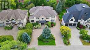16 FAIRVIEW AVENUE | Richmond Hill Ontario | Slide Image Eleven