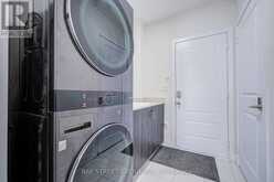 51 CREDIT LANE | Richmond Hill Ontario | Slide Image Seven
