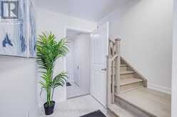 51 CREDIT LANE | Richmond Hill Ontario | Slide Image Eight