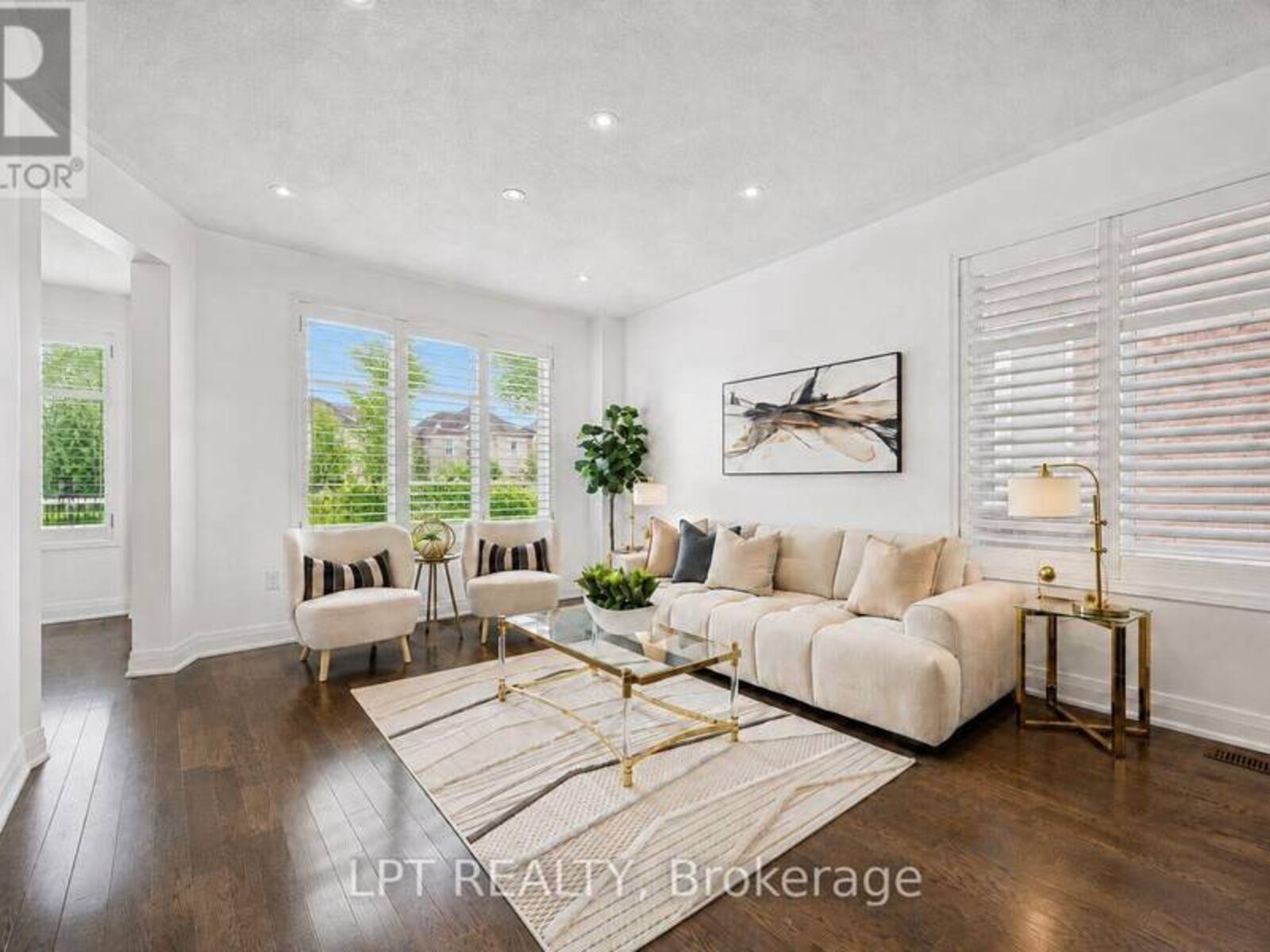 61 MINERVA AVENUE, Toronto, Ontario M1M 0C2