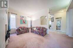 8 BRIAR PATH LANE | Markham Ontario | Slide Image Seventeen