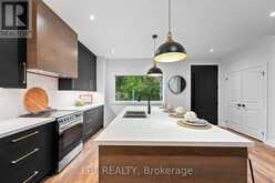168 BERCZY STREET | Barrie Ontario | Slide Image Nine