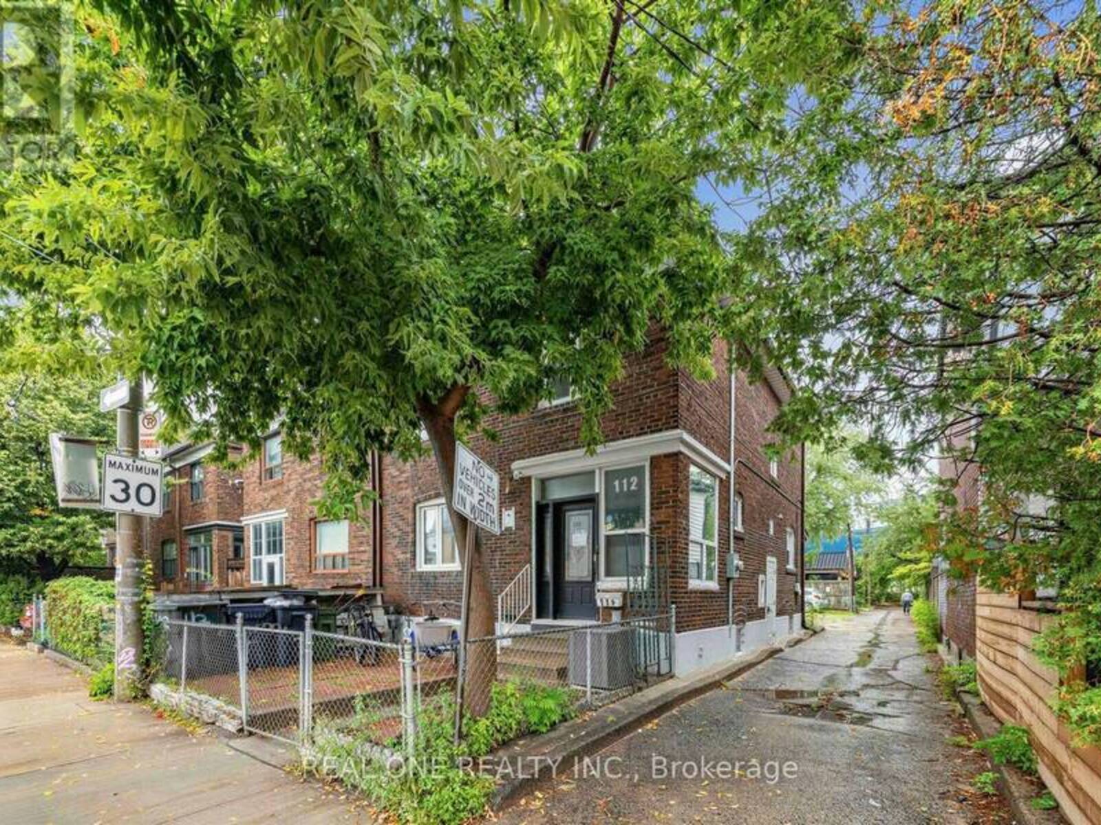 112 OXFORD STREET, Toronto, Ontario M5T 1P3