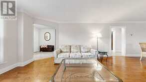 20 DOON CRESCENT | Georgina Ontario | Slide Image Twelve