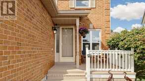 20 DOON CRESCENT | Georgina Ontario | Slide Image Four