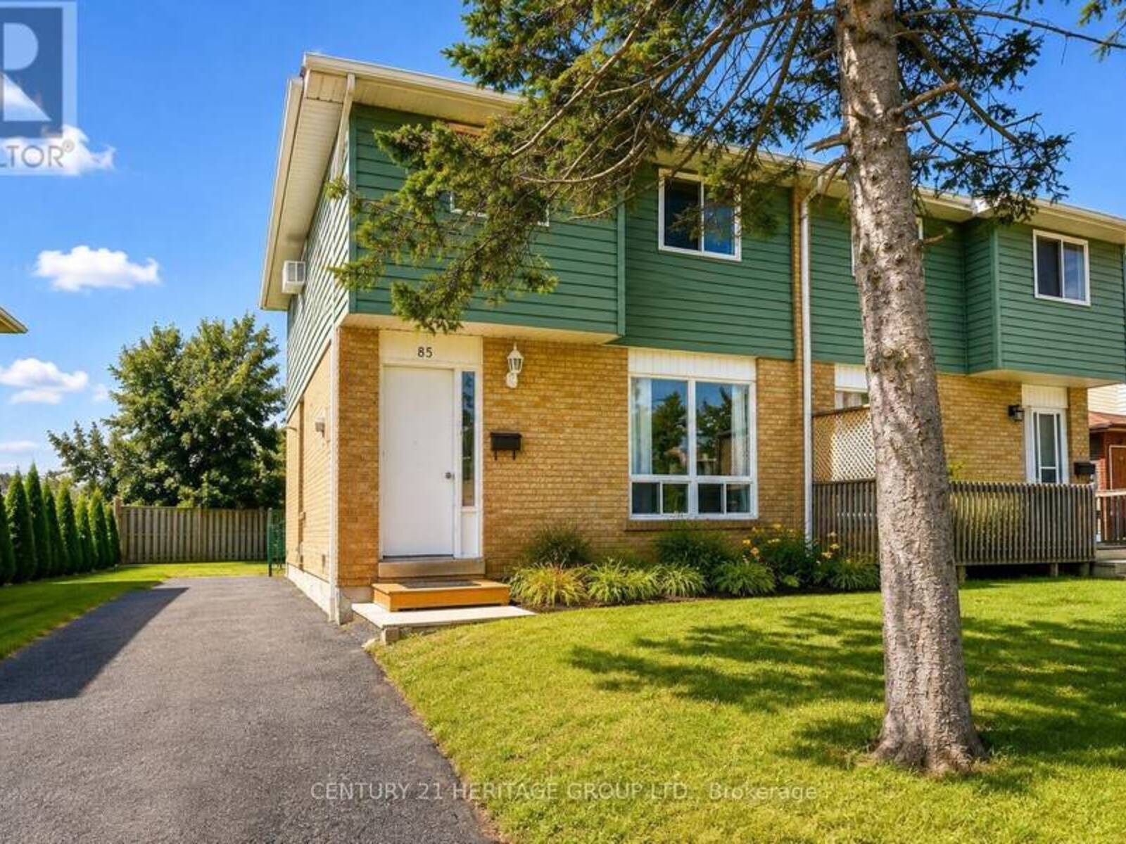 85 CHAUCER CRESCENT, Barrie, Ontario L4N 4T8