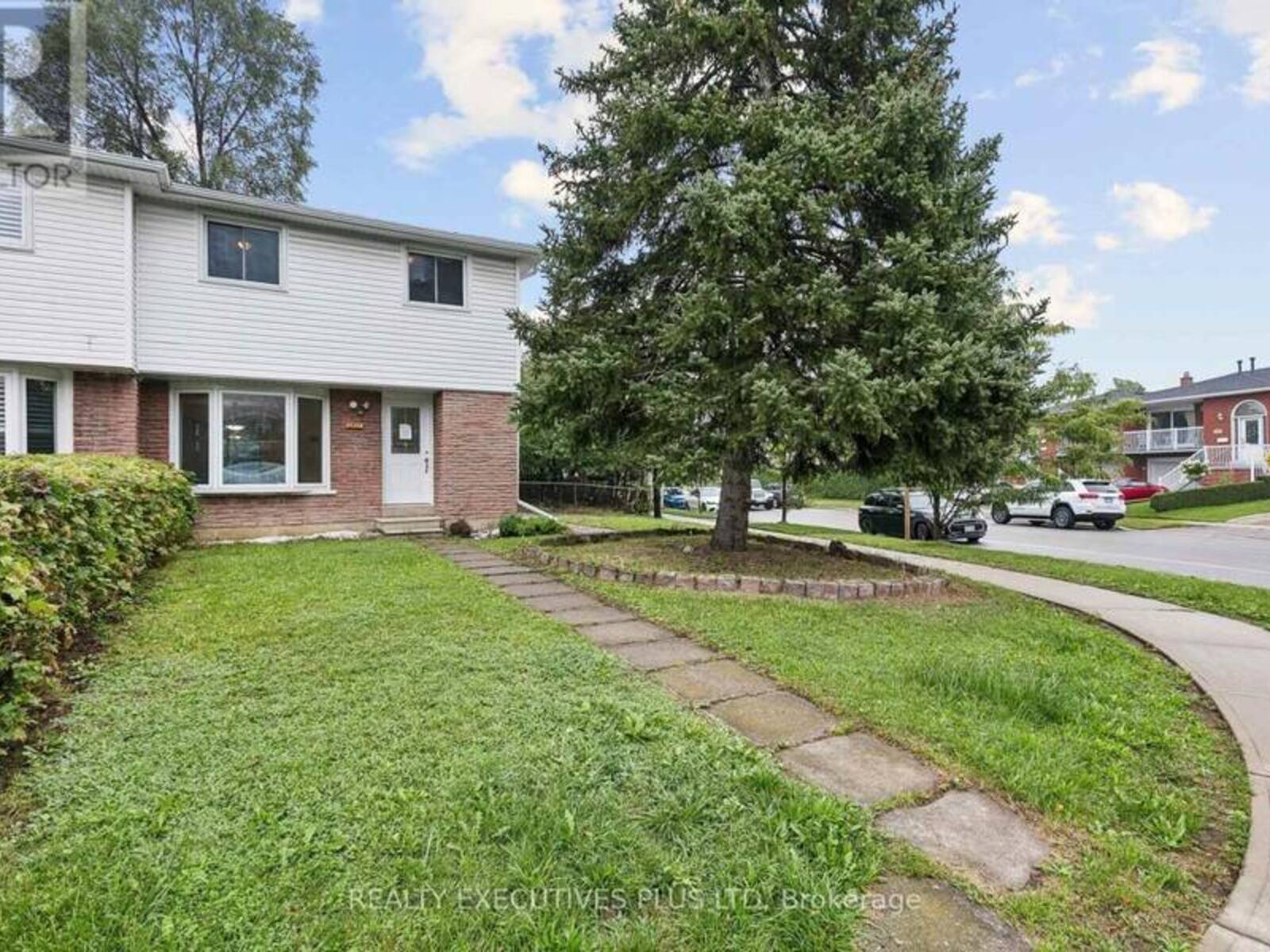 1037 STAINTON DRIVE, Mississauga, Ontario L5C 1G3