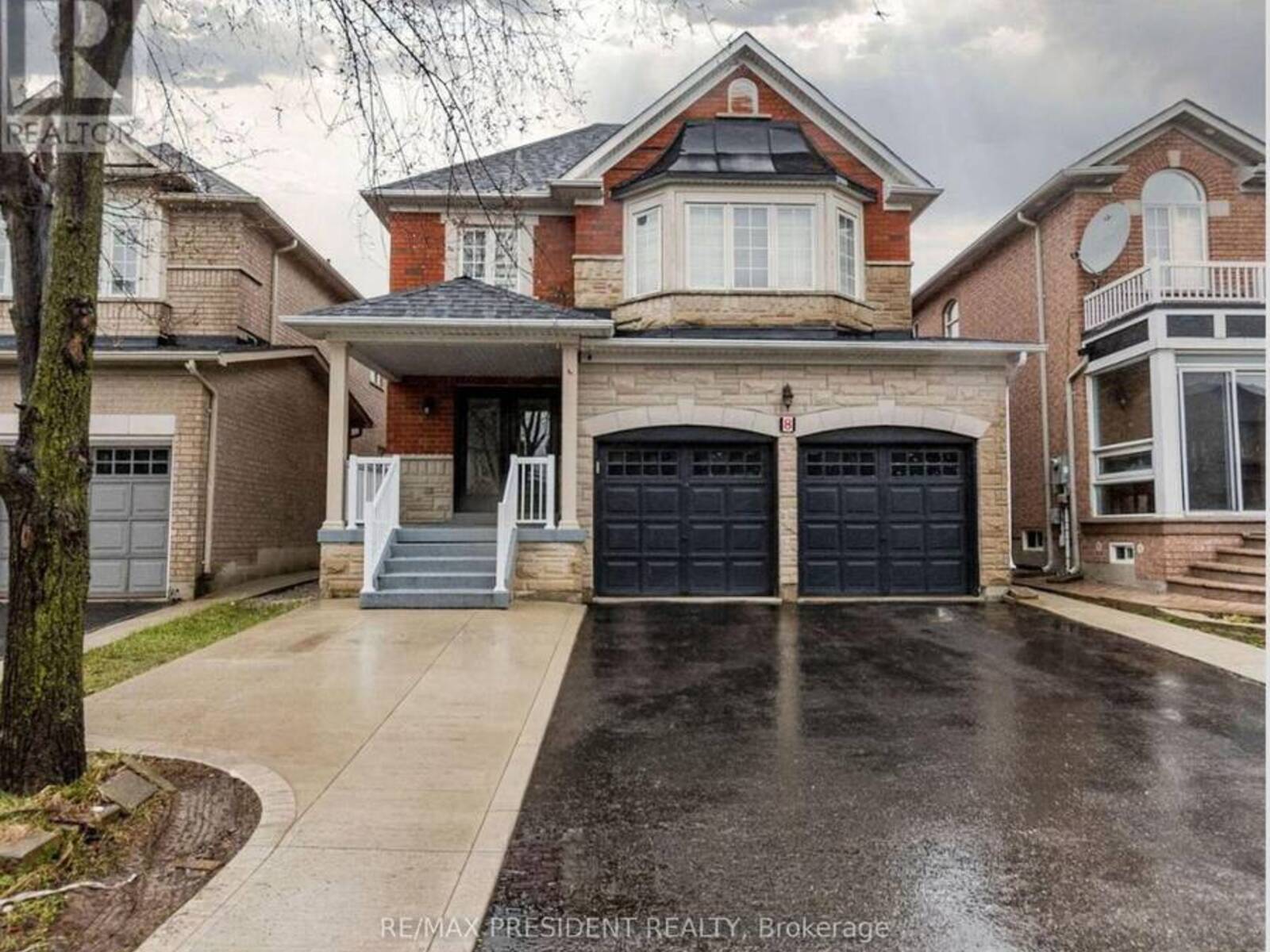 8 RIVER HEIGHTS DRIVE, Brampton, Ontario L6P 2M9