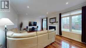 2258 ROCHESTER CIRCLE | Oakville Ontario | Slide Image Three