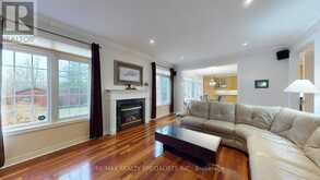2258 ROCHESTER CIRCLE | Oakville Ontario | Slide Image Five