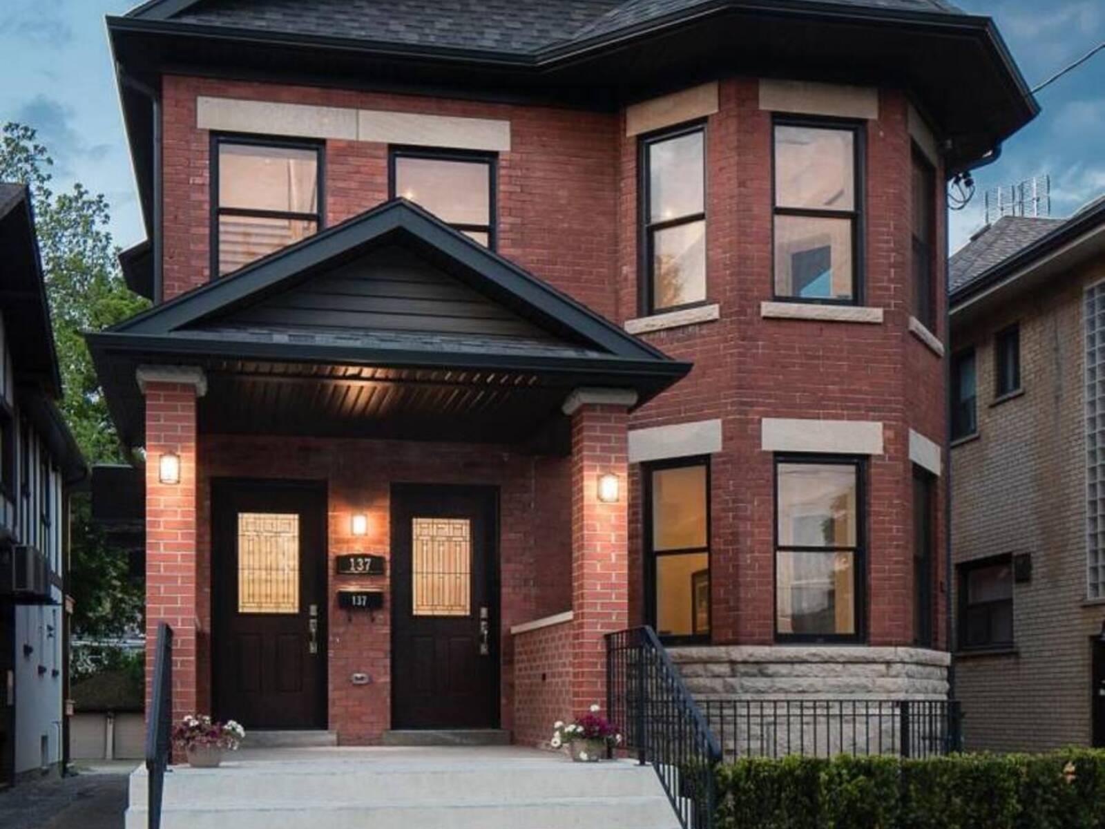 137 HIGH PARK AVENUE, Toronto, Ontario M6P 2S3