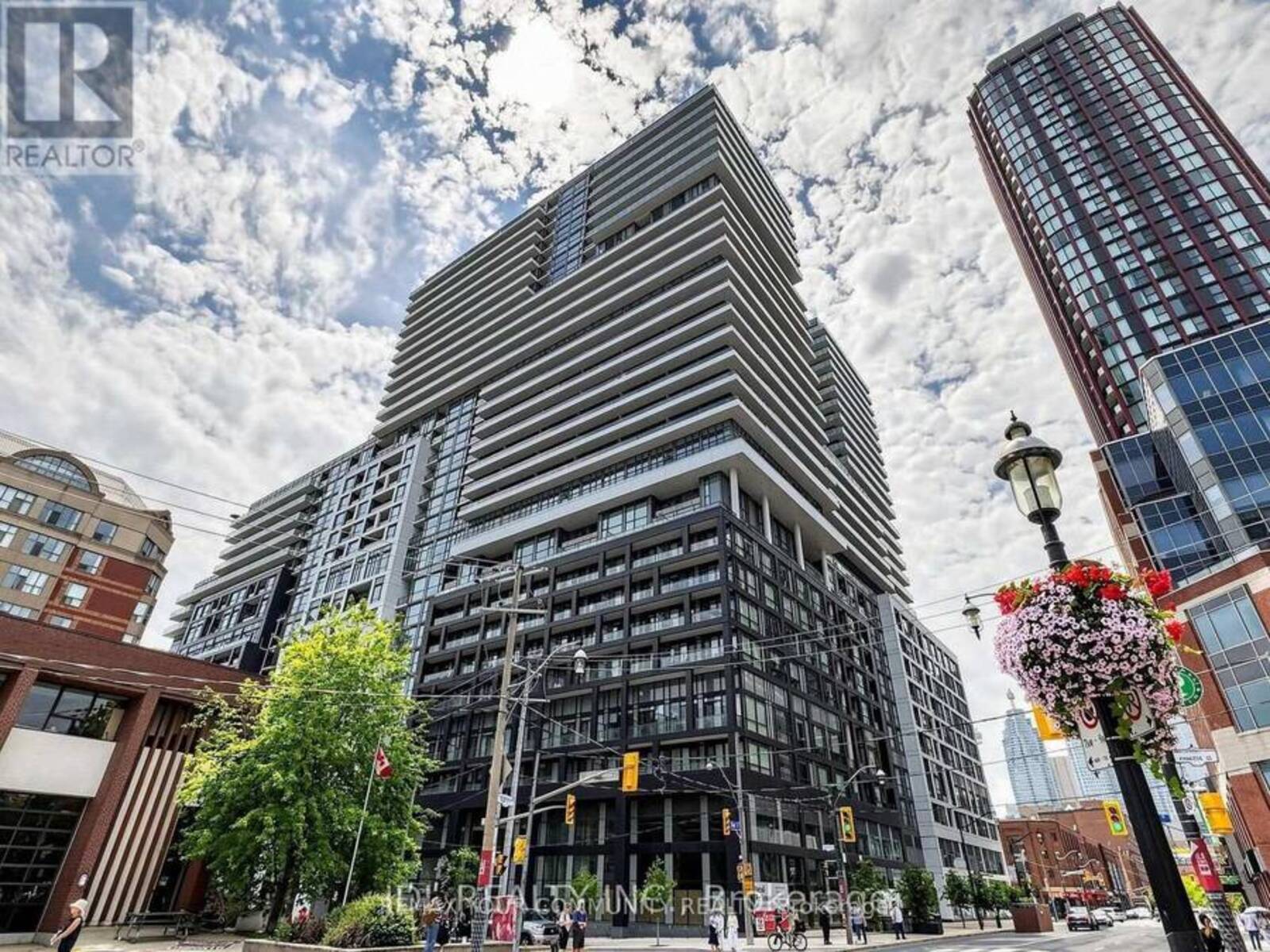 1627 - 70 PRINCESS STREET, Toronto, Ontario M5A 0X6