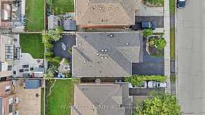 30 SCHOONER DRIVE | Brampton Ontario | Slide Image Four