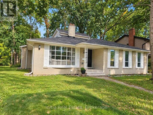3400 ST PATRICK'S DRIVE Windsor Ontario, N9E 3H4 - 6 Bedrooms Home For Sale
