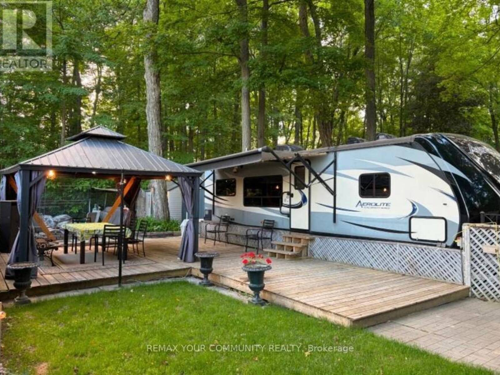 112 - 285 CRYDERNAMS SIDE ROAD, Georgina, Ontario L0E 1A0