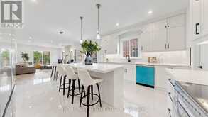 26 LANDMARK COURT | Markham Ontario | Slide Image Sixteen