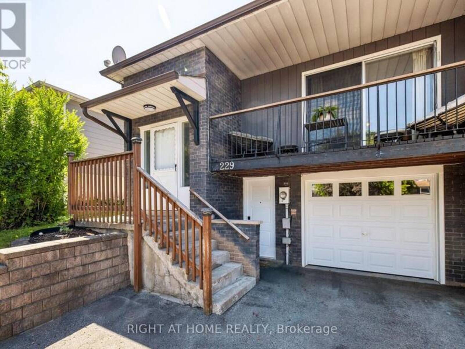 229 BRITANNIA AVENUE, Bradford West Gwillimbury, Ontario L3Z 1A4