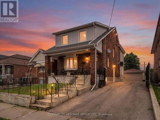 33 SANDERSTEAD AVENUE Toronto Ontario, M6E 4X6 - Property For Sale