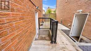 51 BLUE SPRUCE STREET | Brampton Ontario | Slide Image Forty