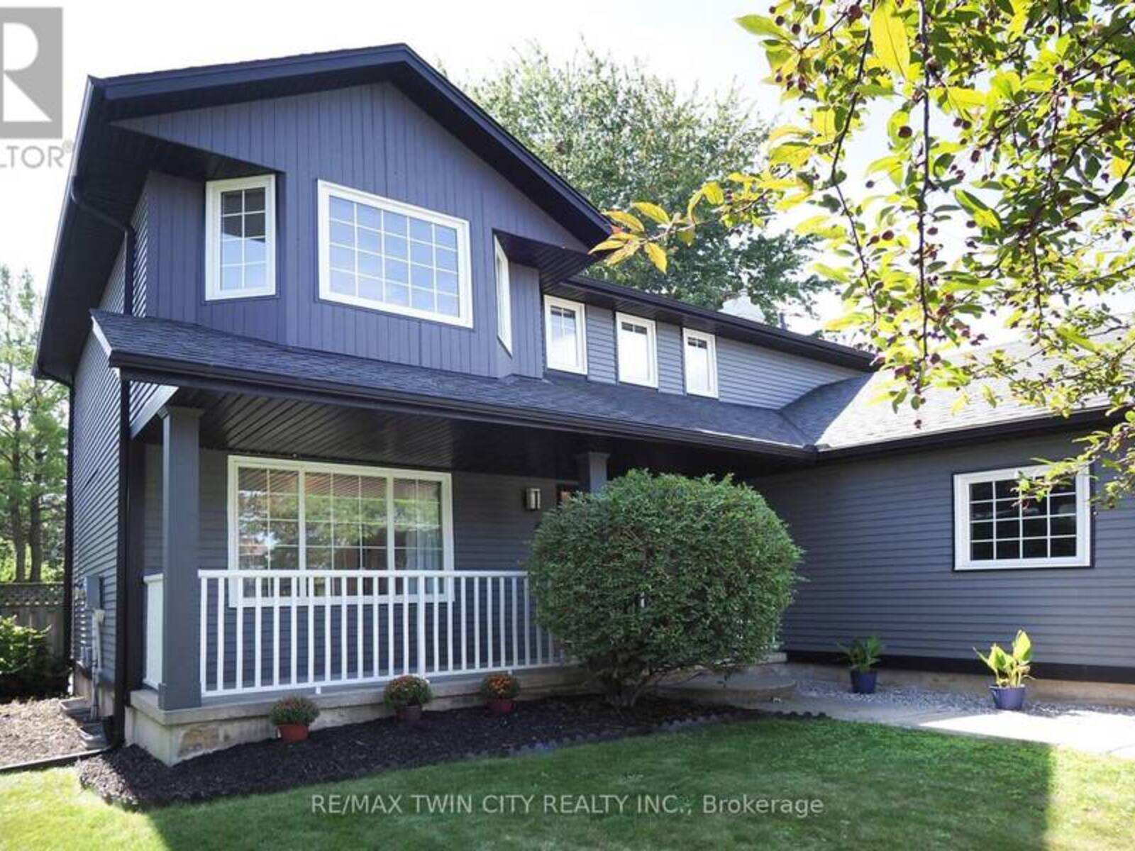324 COOPER STREET, Cambridge, Ontario N3C 3X8