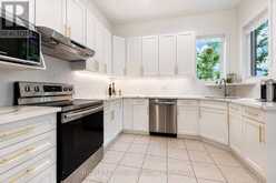 27 THOROUGHBRED BOULEVARD | Hamilton Ontario | Slide Image Twelve
