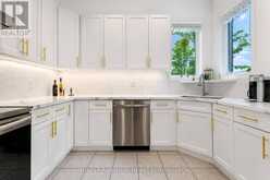 27 THOROUGHBRED BOULEVARD | Hamilton Ontario | Slide Image Thirteen