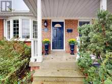 432 PALISER CRESCENT N | Richmond Hill Ontario | Slide Image Four