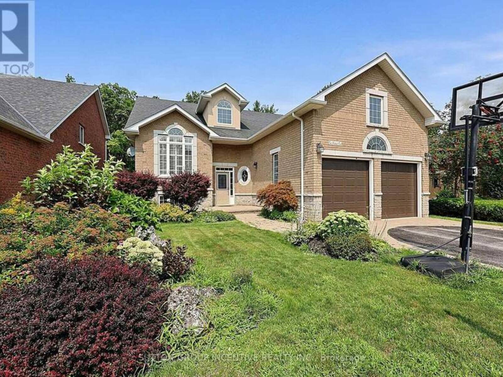 102 CUMMING DRIVE, Barrie, Ontario L4N 0C7