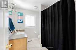 221 ANDREWS TRAIL | Milton Ontario | Slide Image Nineteen
