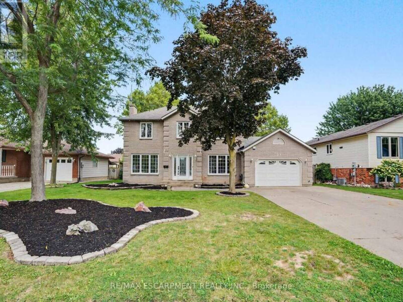 21 FAREWELL CRESCENT, Smithville, Ontario L0R 2A0