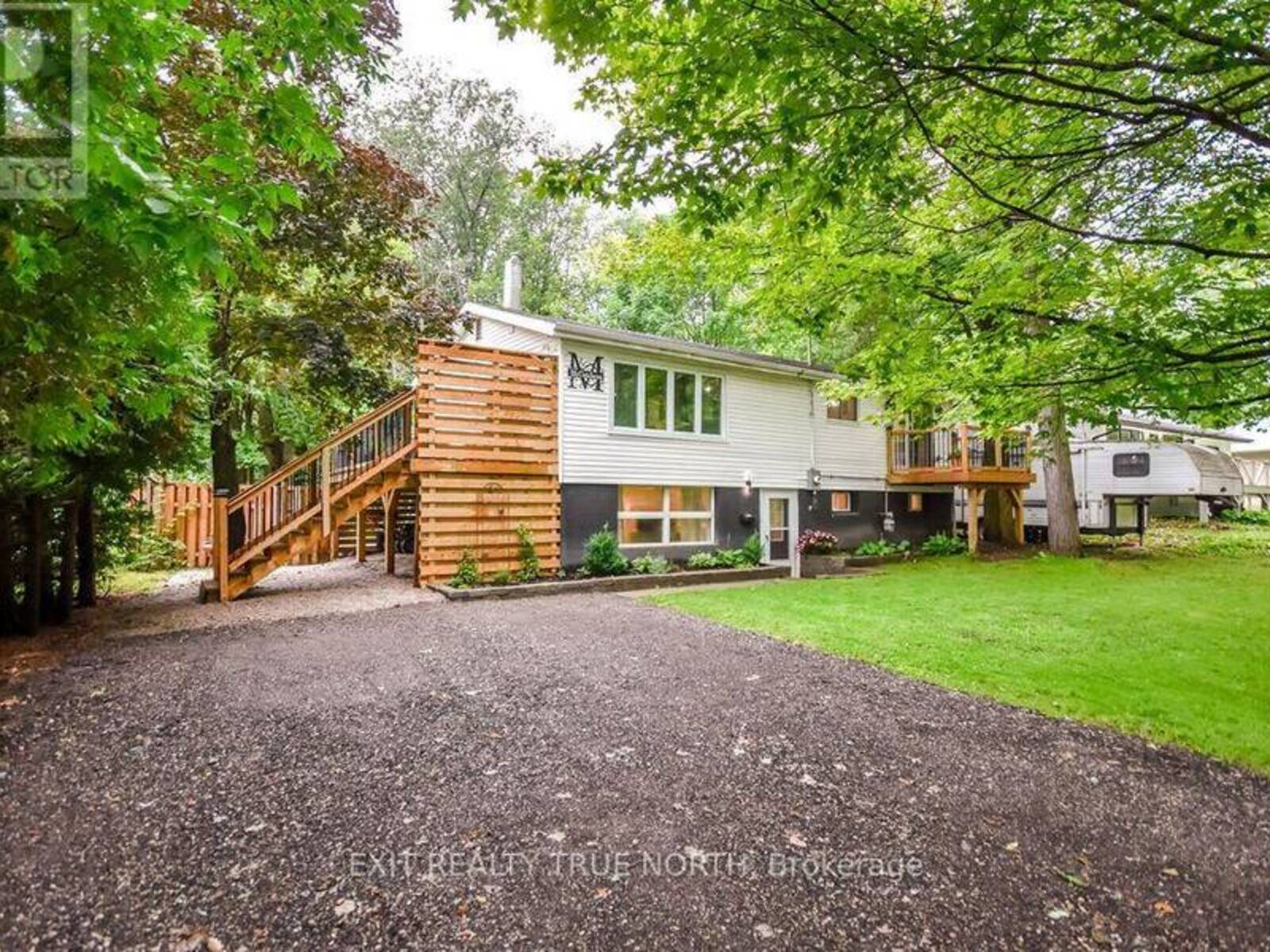 27 NIDA DRIVE, Tiny, Ontario L9M 0B3