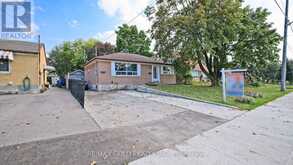 3352 ETUDE DRIVE | Mississauga Ontario | Slide Image Two