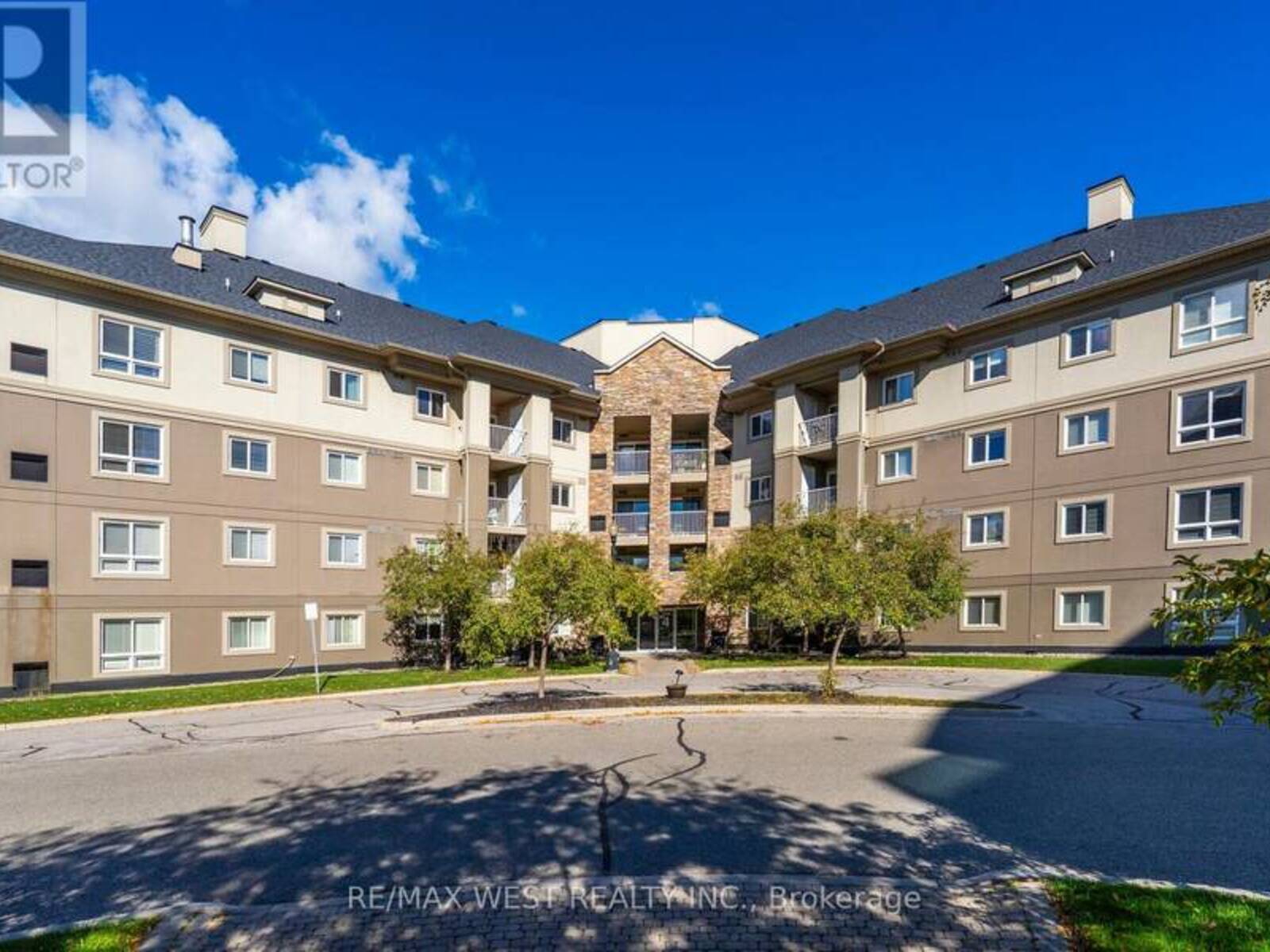 208 - 4 DAYSPRING CIRCLE, Brampton, Ontario L6P 2Z5