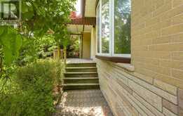 474 SEATON DRIVE | Oakville Ontario | Slide Image Four