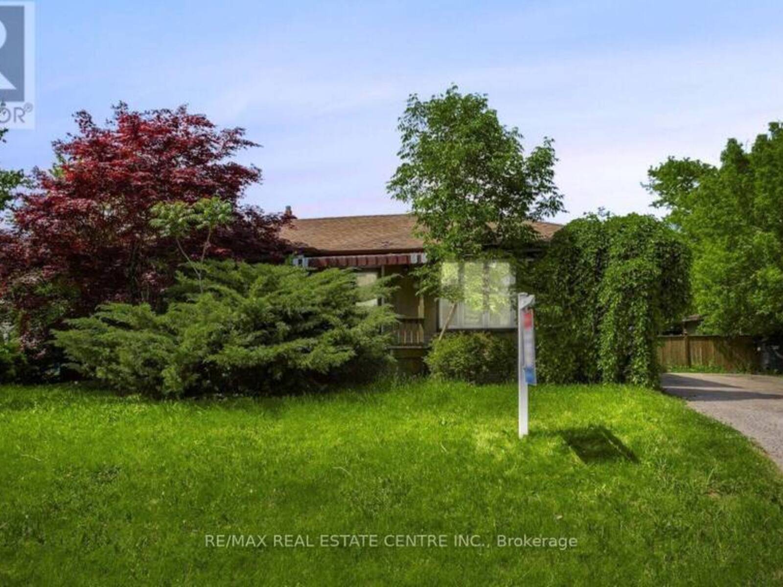 474 SEATON DRIVE, Oakville, Ontario L6L 3Y5