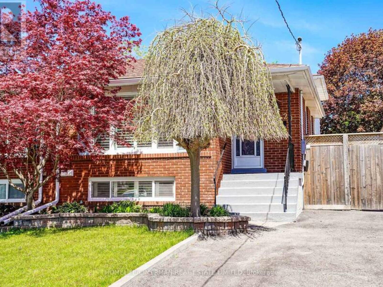 20 LAWRENCE CRESCENT, Clarington, Ontario L1C 1J4