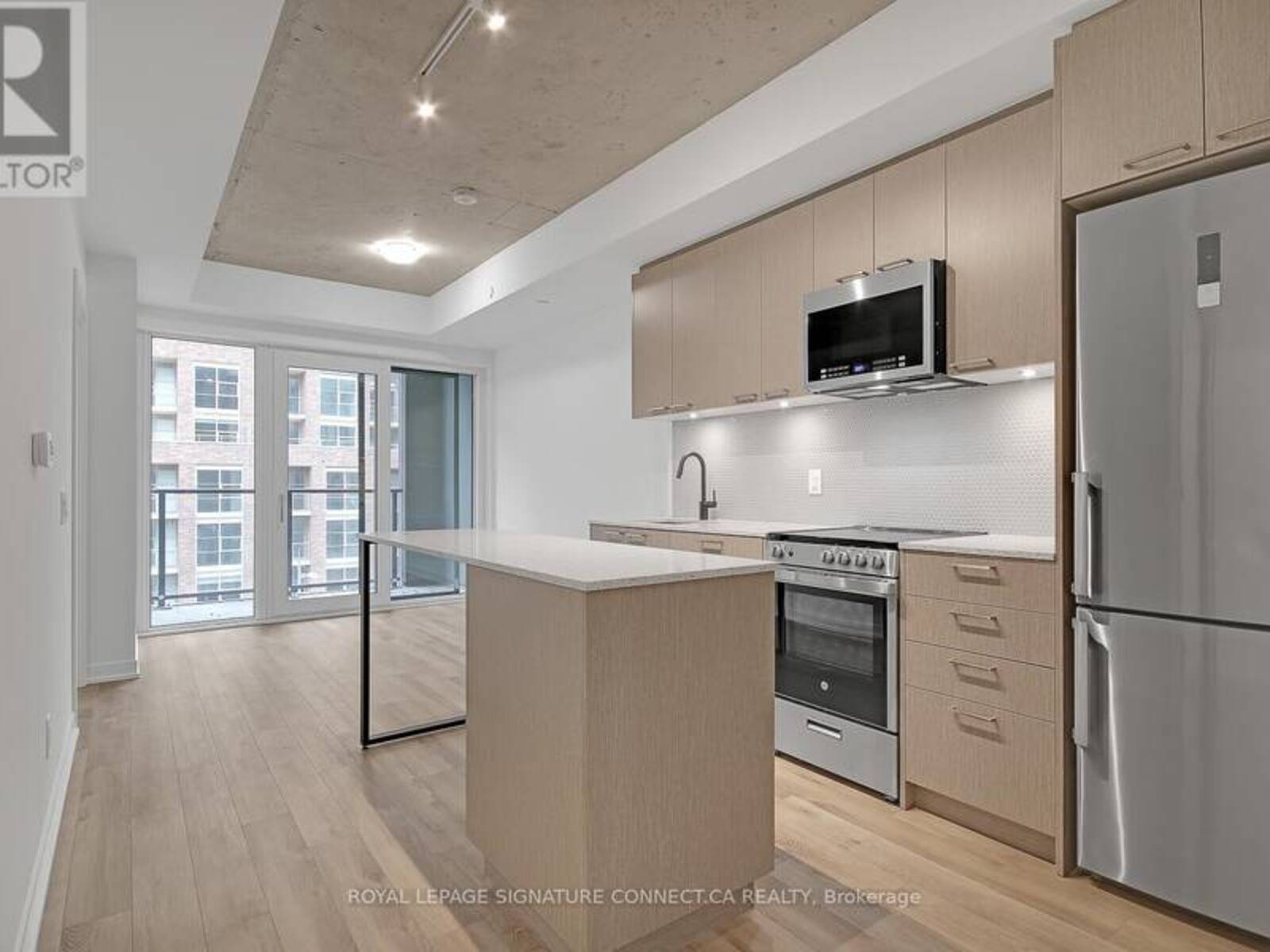 410 - 1808 ST CLAIR AVENUE, Toronto, Ontario M6N 0C1