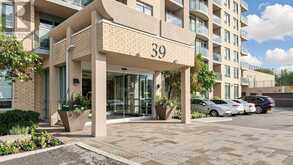 212 - 39 ONEIDA CRESCENT | Richmond Hill Ontario | Slide Image Two