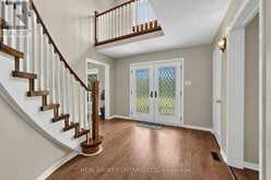 2 AMBERGLEN COURT | East Gwillimbury Ontario | Slide Image Four
