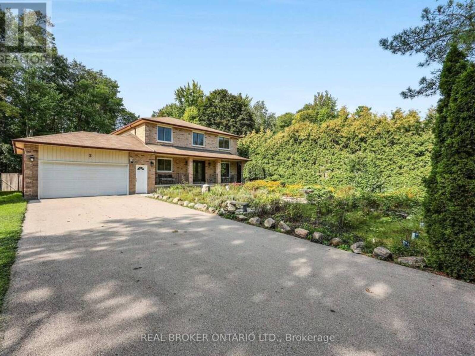 2 AMBERGLEN COURT, East Gwillimbury, Ontario L9N 1J6