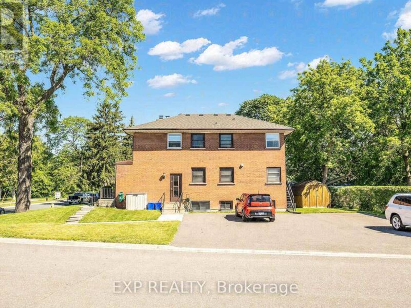 1121 CENTRE STREET S, Whitby, Ontario L1N 4X7