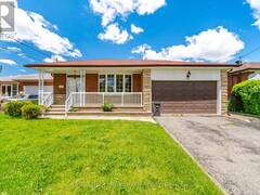 25 ISLAY COURT Toronto Ontario, M9M 1V4