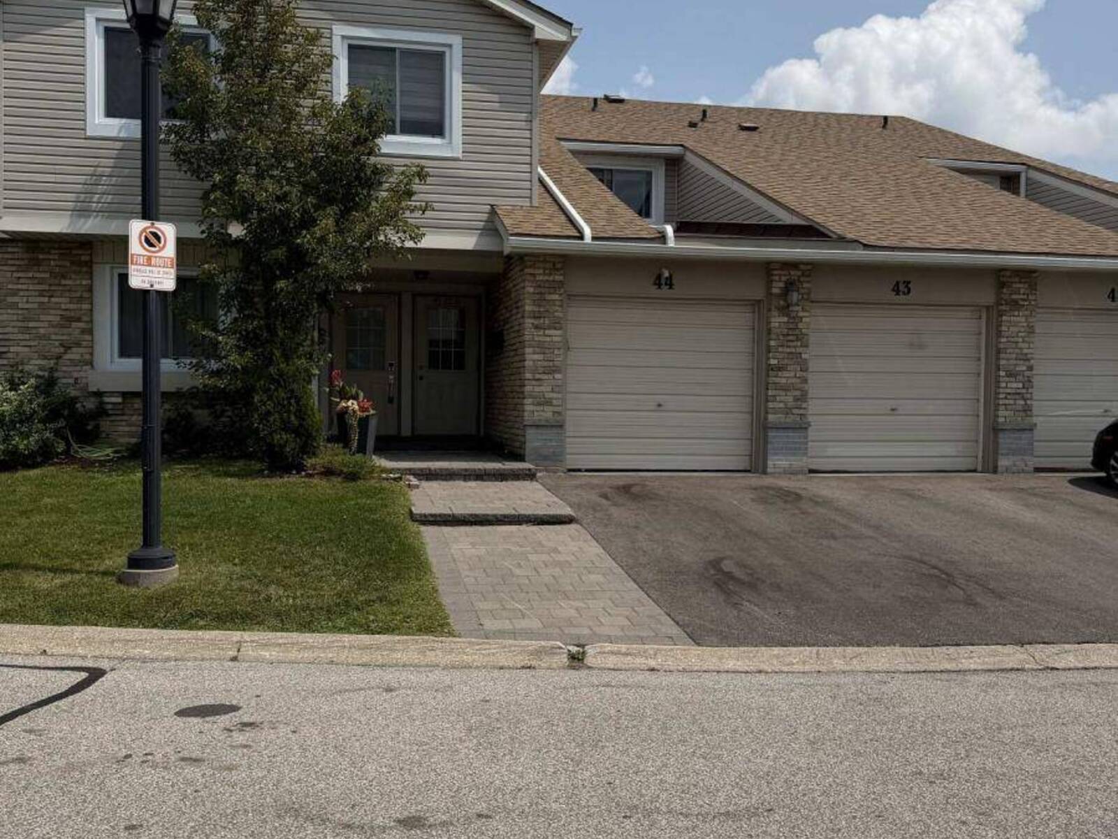 42 - 6777 FORMENTERA AVENUE, Mississauga, Ontario L5N 2M3