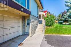 32 FALCONER DRIVE | Mississauga Ontario | Slide Image Five
